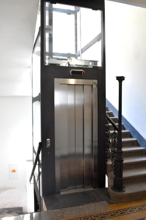 New Central Rooftop With Private Wellness, Sauna & Whirlpool Bath Prag Exteriör bild