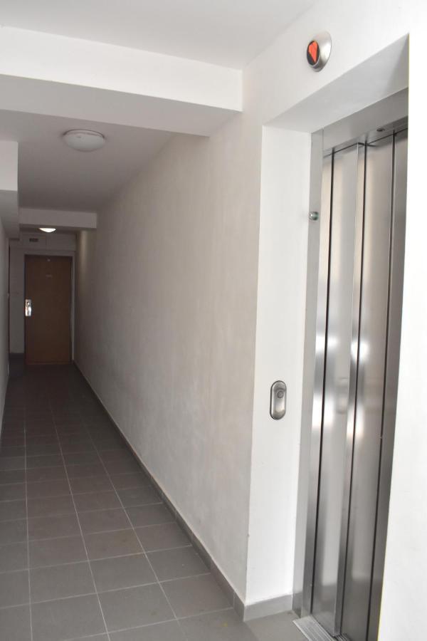 New Central Rooftop With Private Wellness, Sauna & Whirlpool Bath Prag Exteriör bild